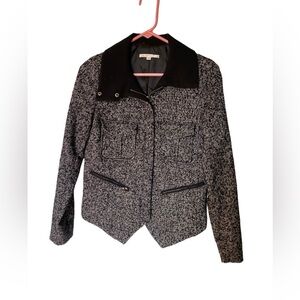 Gap Size XS Gray Tweed Jacket With V Pointed Bottoms